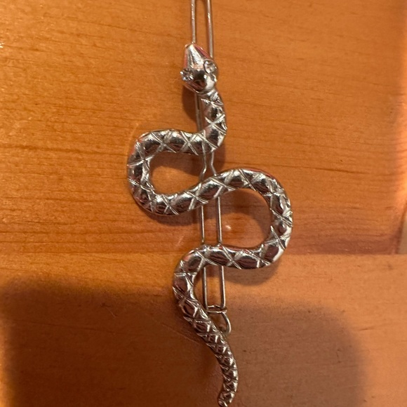 Accessories - 🎉HP🎉 Snake Reptile Hair Clip Accessory Silver Plated